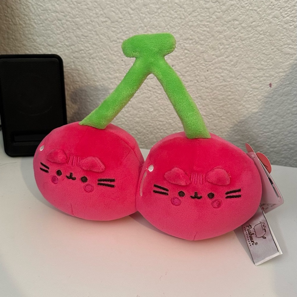 Pusheen Cherry